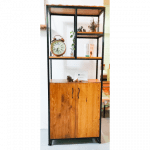 meuble en bois rouge et metal